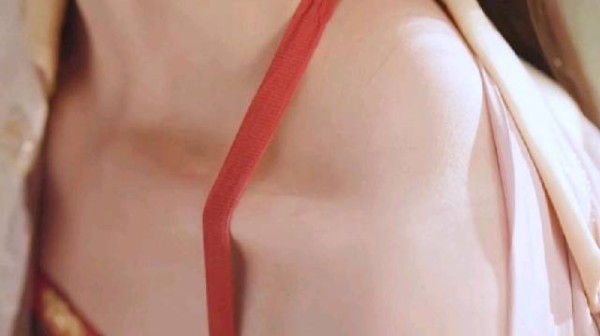 为了上嫁，吴小姐也是苦命一个，每天连顿饱饭都不能吃