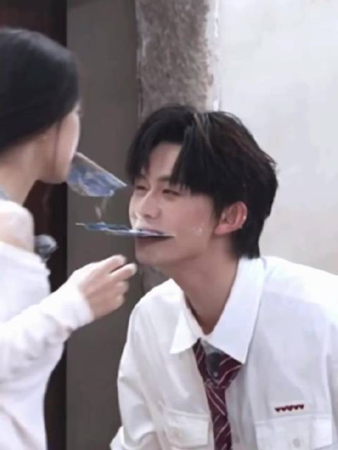 没有看真人短的日子里有人还在偷偷嗑添亿无缝