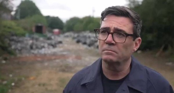 首相Andy Burnham称他们的安保属于私事,并祝他们一切顺利