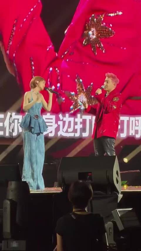 杨丞琳调侃潘玮柏靠身材,潘玮柏回称靠性感