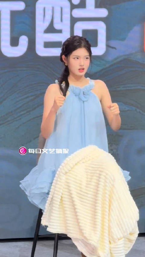 播报看热剧|@演员艾米 可爱五连拍!少女果然就得少女演,可爱的浑然天成!