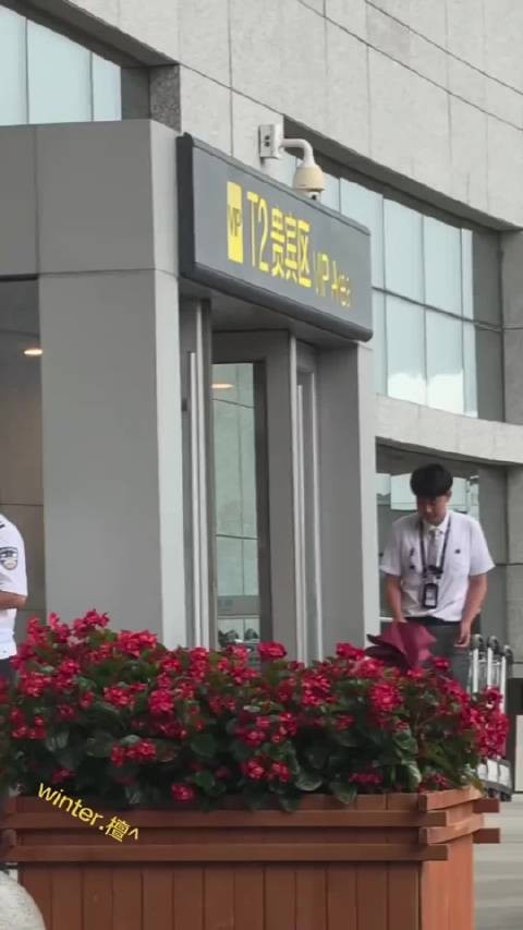 檀健次这一晚上没白等你一会长春电影节开幕式见