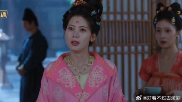 馥之回乡照顾病重的父亲，如今看到宋家的聘礼，才明白被骗了