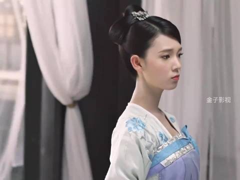 宠妃因常年不愿侍寝被打入冷宫，情敌却想趁此机会霸占她的情郎 ，陈瑶