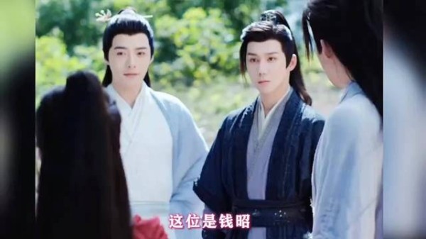 搞笑于十三，从来都是孔雀开屏，自我感觉非常好，哈哈哈