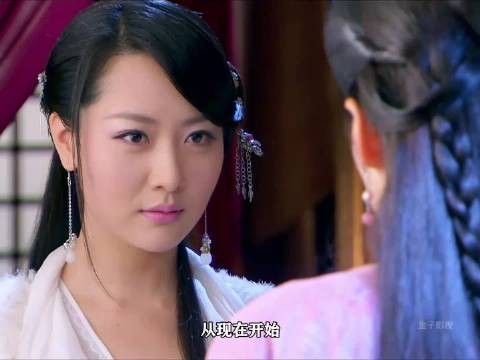 公主毁容后变得心思敏感,最终为了容貌决定以心换皮