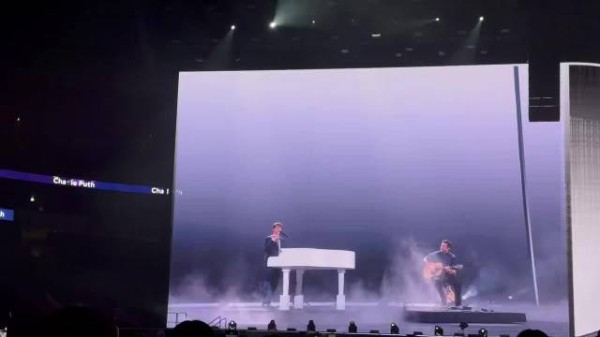 断眉TIMA连唱多首经典曲目，再现回忆杀