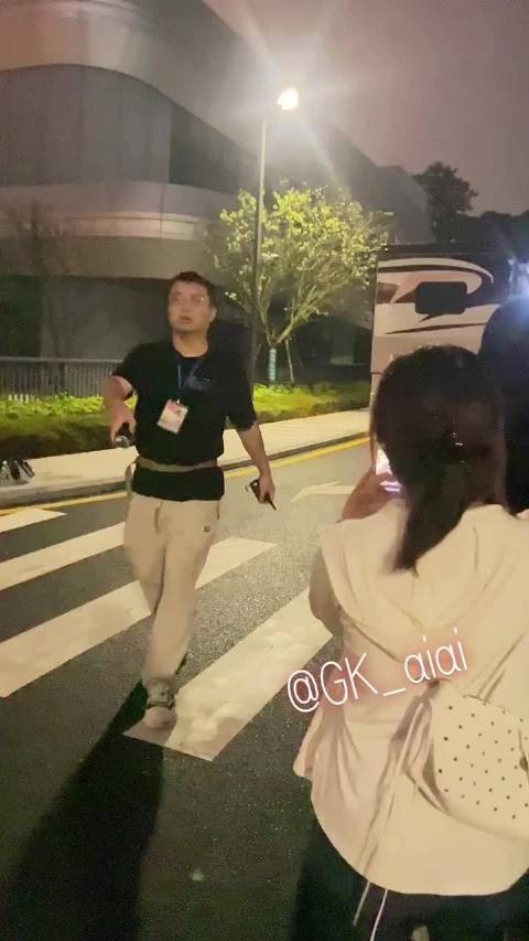 我觉得阿瑟穿皮衣好帅