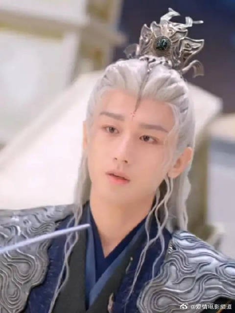 染青与玄夜相爱相杀,玄夜用转息轮逆转时间改写结局