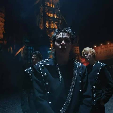 260823| ‘danger’ performance video 神一般的开场 cr.X