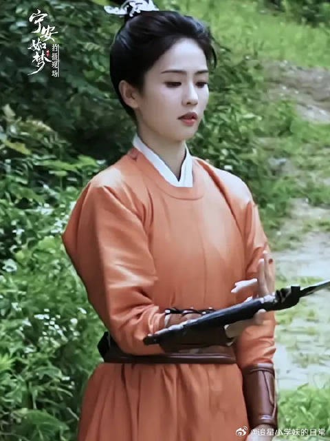 文能提笔写书法,武能转剑展英姿,爱了爱了