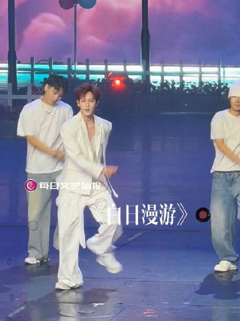 李昀锐唱跳开场舞直拍,确认出演剑阁闻铃