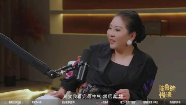 向太不满易立竞采访向佐