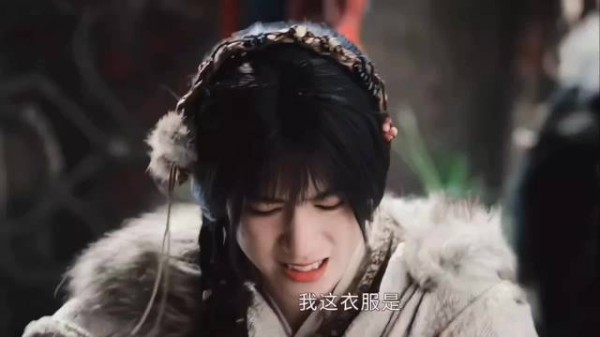 小妹妹长的真别致，敖子逸也是穿上女装了哈哈 师兄太稳健