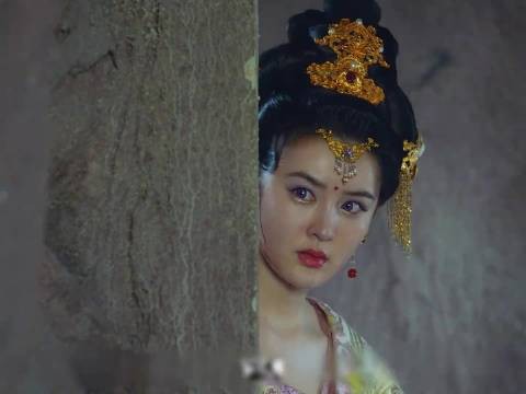 女人发现一直深爱的男人竟是他的孪生哥哥,心痛之下竟发现大秘密