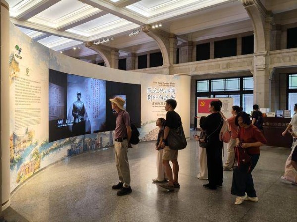 近20万人次涌入,大家去苏河展看什么?