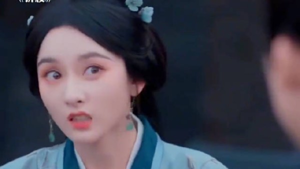 折腰看得我笑晕了，一时不知道该笑哪个