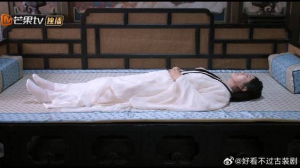 朝姐儿刚和母亲交心，怎料第二天再见，她竟变成冰冷的尸体