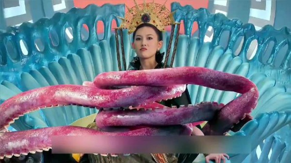蛇姬苦心筹谋百年终于拿下东海,谁知登基时却被椅子上的触手缠住