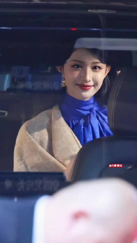 王楚然真的巨巨巨美,内娱好久没有出现这样明艳大气的女明星了…