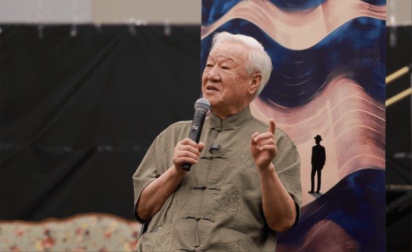 谢飞探班《一江春水向东流》，“活气”的表演让经典照见当下