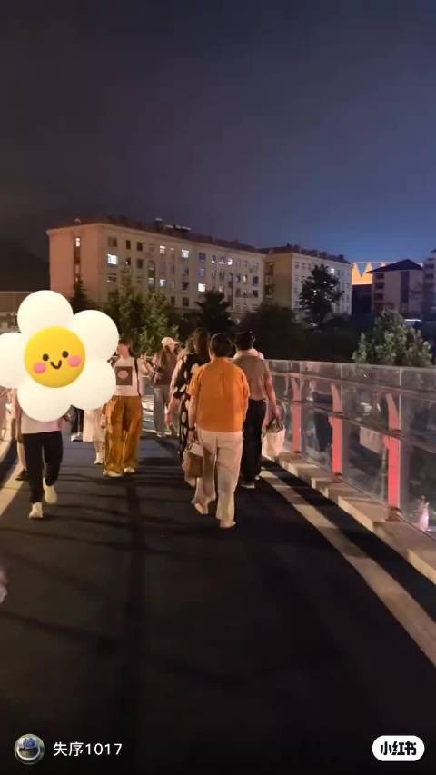 我每次看我全家浩浩荡荡的一起就莫名幸福哈
