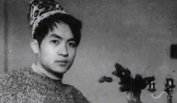 顾城杀妻后自尽，只留下令他厌恶的儿子，现已活成了他希望的样子