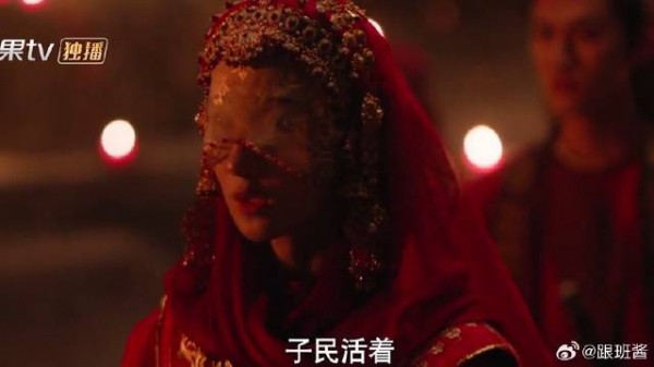 百姓们遭遇百年灾害,教主选择拿钱买兵器放弃救人,手下心生不满