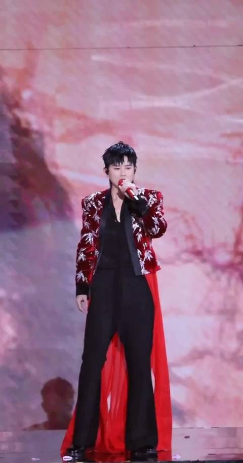 张杰新巡演官宣任总导演,郭晓东光速报到随时待命