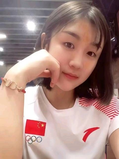 陈梦不退役，国乒半退模式延续马龙先例