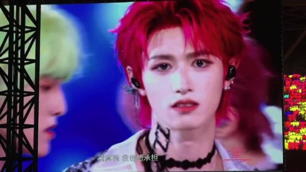 朱志鑫大屏楚楚动人具象化，镜头抓人眼神沉醉