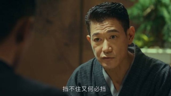 鬼子到底有多狠,为了除掉何贤,居然偷偷在糖水里放了炸弹