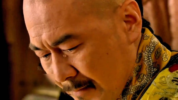 原来皇上在剧中,为了甄嬛,哭了不止一次 甄嬛传