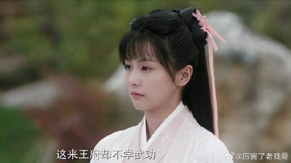 周生辰教时宜练琴 不料徒弟出言嘲笑，下秒被打惨了