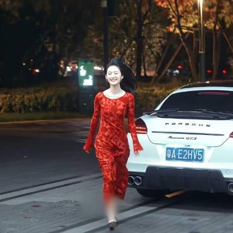 郭晓婷红裙造型演绎臧瑶,神级镜头展现灵动明媚