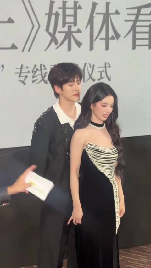 强强搭档的双人舞，既有专业的舞蹈表现力，又有意外带来的甜感