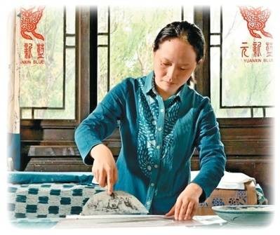 守护蓝印花布的千年古韵（千行百业看海归）