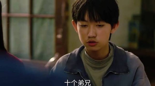 那个年代家里有十个兄弟，在村里可以横着走