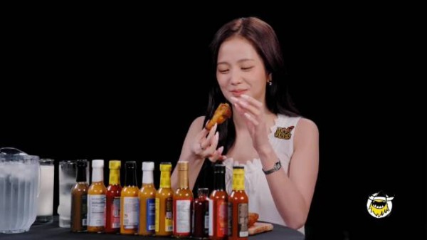 智秀吃辣挑战第7个竟是甜的,获主持人称赞