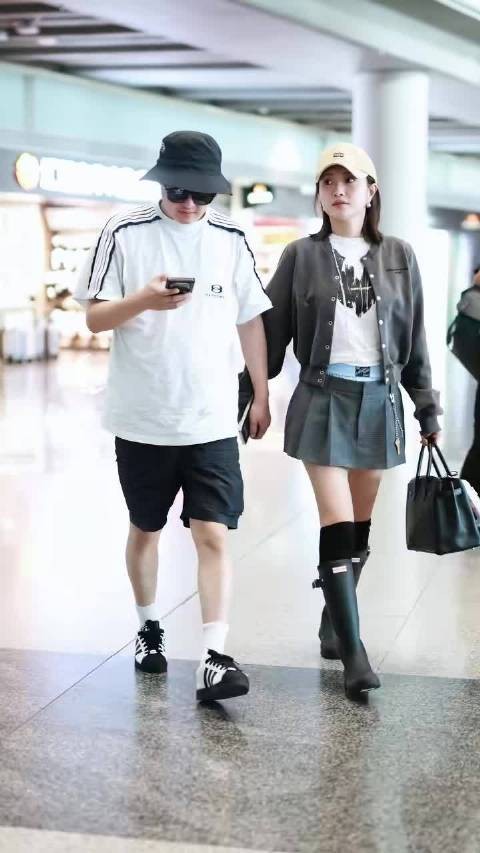 娱乐圈哪有那么多模范夫妻 包贝尔 包文婧也不例外 只是看他偷吃的次数罢了