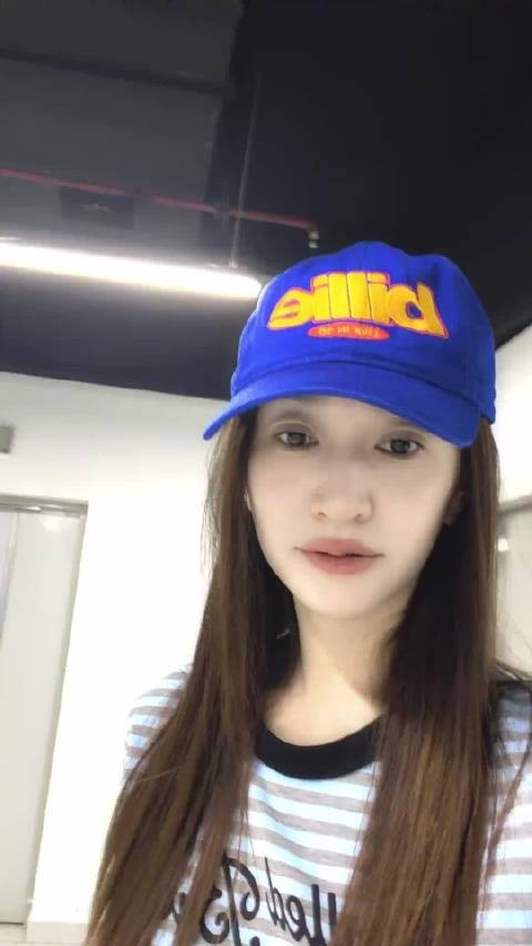 李小冉重回6号棚直呼好熟悉