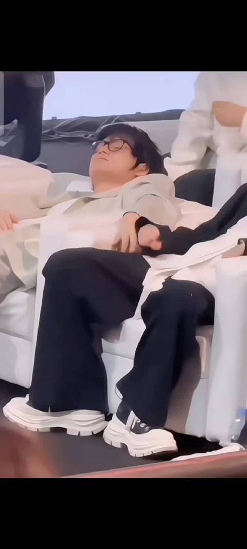敲手那一下 有感觉吗
