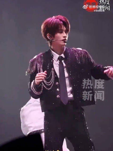 一起欣赏云旗舞姿吧