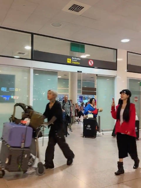 傲娇美殷世航已到西班牙， cr.抖小姐