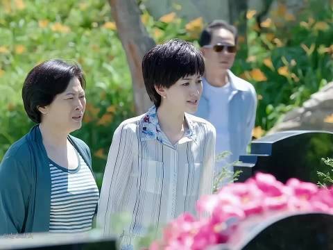 父亲因女儿嫁大叔断绝关系，婚礼当天偷偷做菜