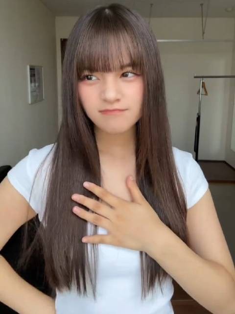 久々に前髪切りましたどうかしら