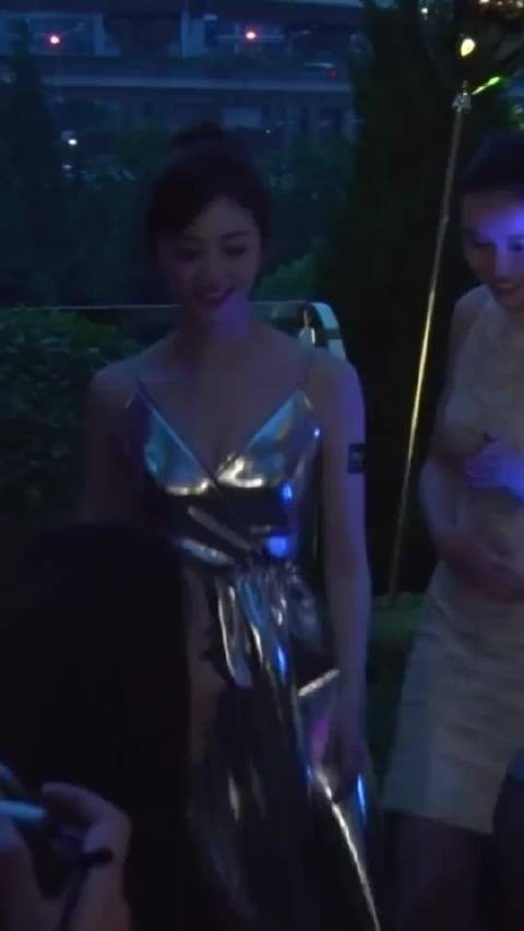 景甜 为什么女明星都爱富豪呢?明明自己也不缺钱啊?