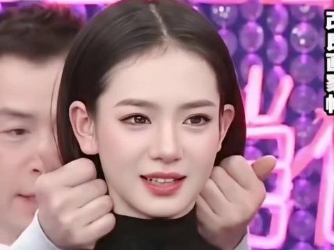 小小的脸上全是漂亮的五官,妥妥的人间芭比 颜值 | 戚薇