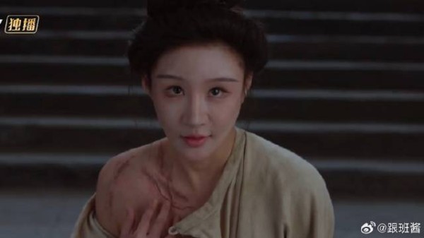 女犯人解开衣服，孟廷辉看到她身上的伤疤，瞬间说不出狠话