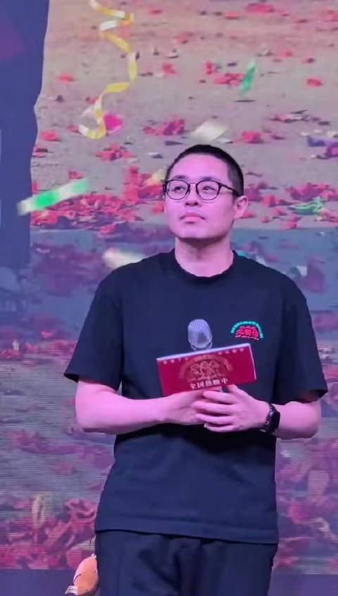 没有文牧野我早就从龙餐馆里走出来了!文牧野这么一说我全想起来了